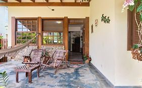 Casa linda em condomínio fechado